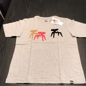 NWT MENS UNIQLO EAMES SHIRT SIZE MEDIUM